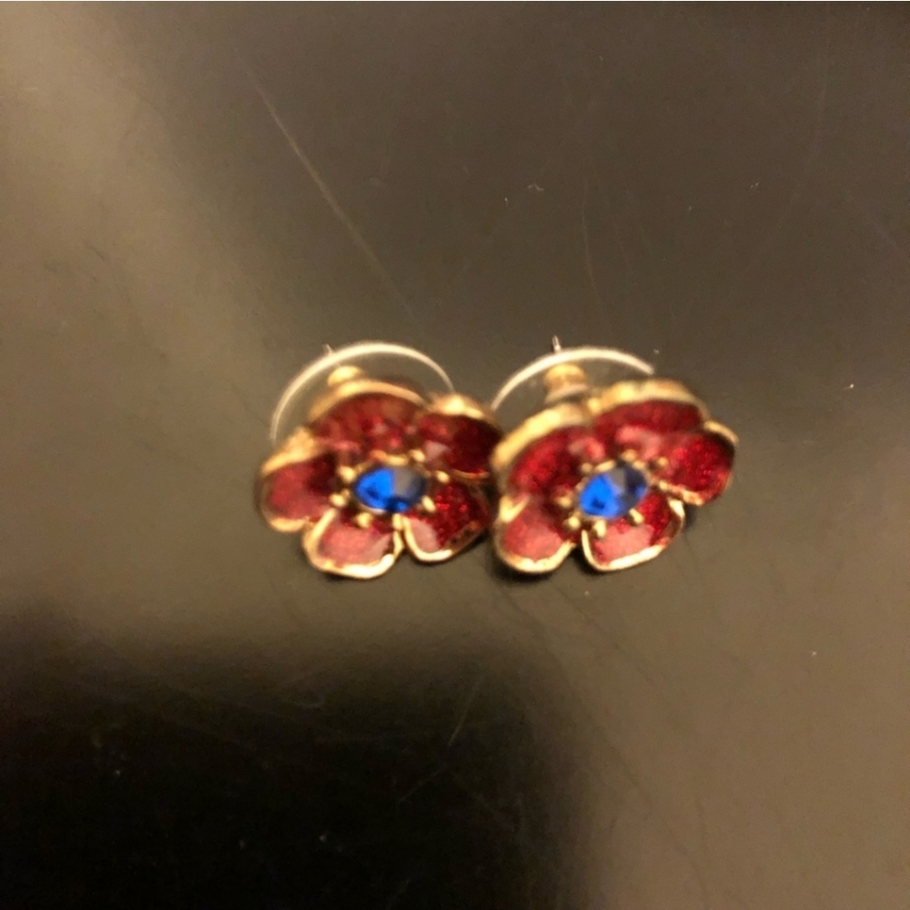 AUTHENTIC BETSEY JOHNSON POST FLOWER EARRINGS    ☆ - Picture 3 of 3